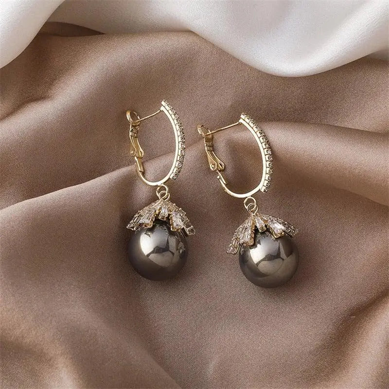 Malia Pearl Earrings Claire